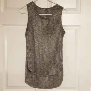 Sleeveless shirt